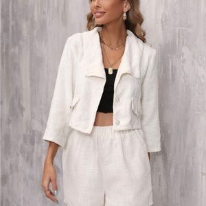 Crop jacket in white